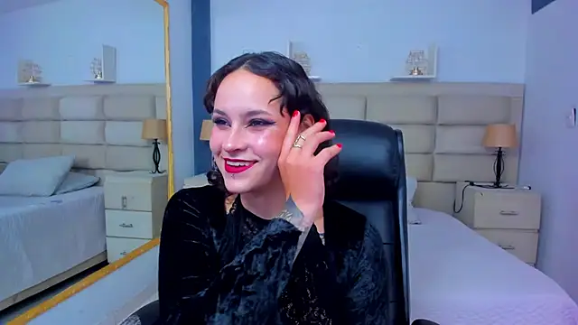 AnnyThompson  online show from October 14, 2025, 9:04 pm