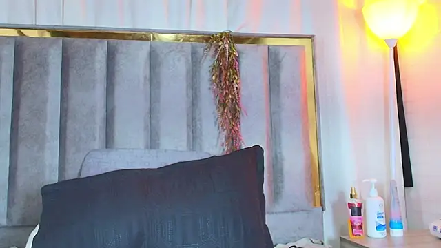 Zoe Curvy online show from February 7, 2026, 1:26 pm