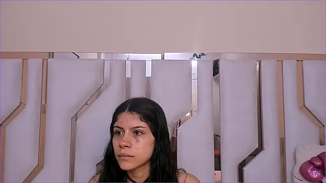 TifanyChill online show from December 4, 2025, 5:54 pm