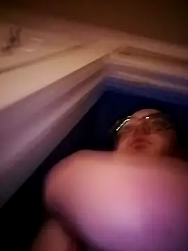 Snapshot of 420getsmehorny chatting on December 4, 2024, 6:55 am 420getsmehorny online show from December 4, 2024, 6:55 am