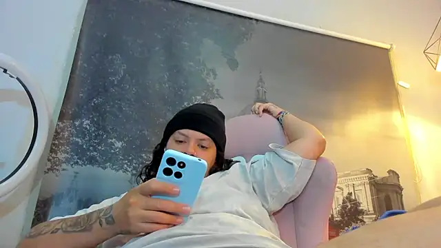 snowflake xxx online show from October 13, 2025, 3:45 pm