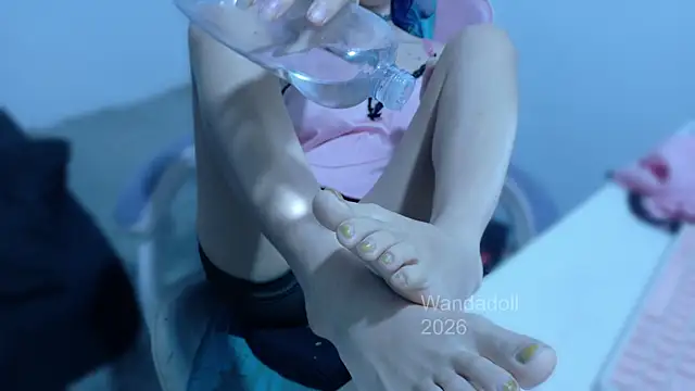 WandaDoll online show from May 25, 2026, 12:22 pm