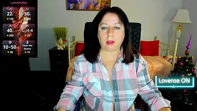 Julia Dean online show from December 30, 2024, 11:37 am