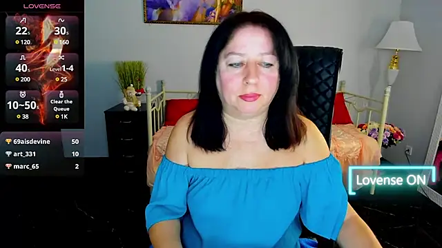 Julia Dean online show from January 4, 2025, 2:56 pm