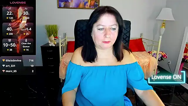 Julia Dean online show from January 4, 2025, 5:58 pm