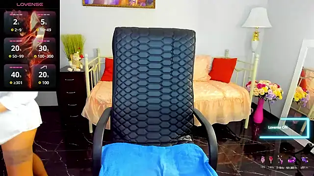 Julia Dean online show from January 16, 2025, 1:04 pm