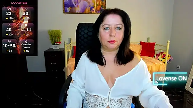 Julia Dean online show from March 20, 2025, 12:53 pm