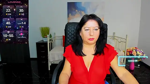 Snapshot of Julia_Dean chatting on February 6, 2026, 12:52 pm Julia Dean online show from February 6, 2026, 12:52 pm