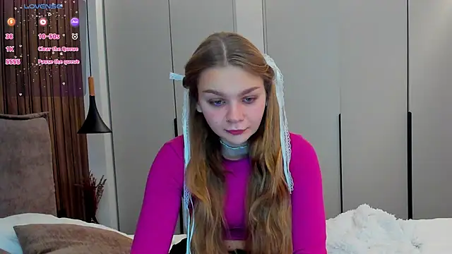 Snapshot of Molly_sweetie chatting on November 3, 2025, 7:20 am Molly sweetie online show from November 3, 2025, 7:20 am