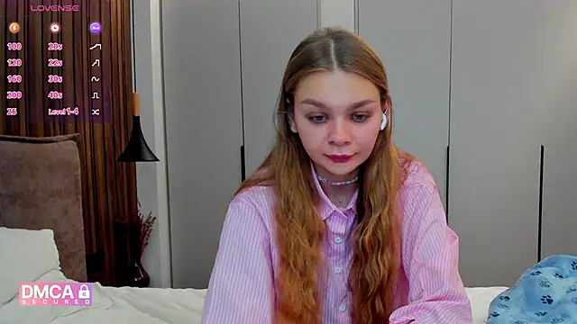 Snapshot of Molly_sweetie chatting on November 13, 2025, 7:29 am Molly sweetie online show from November 13, 2025, 7:29 am