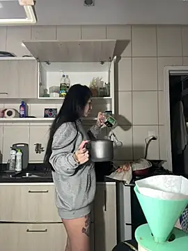 Nikatsu online show from April 18, 2026, 8:29 am