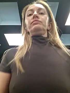 Miss    Mia  online show from March 10, 2026, 9:36 am