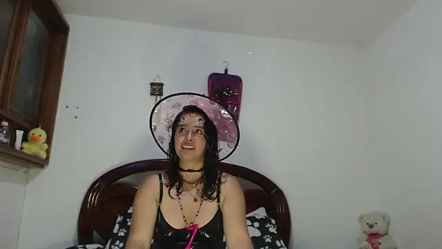 MagicStephany  online show from October 3, 2025, 2:58 pm