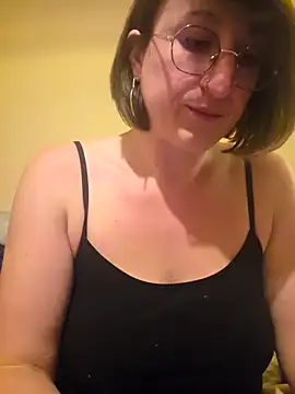 minierose online show from November 27, 2025, 5:26 pm