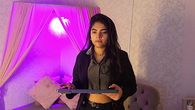 GiselOrtiz online show from June 15, 2026, 11:01 am