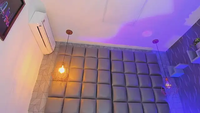 megan woll online show from February 27, 2025, 9:47 pm