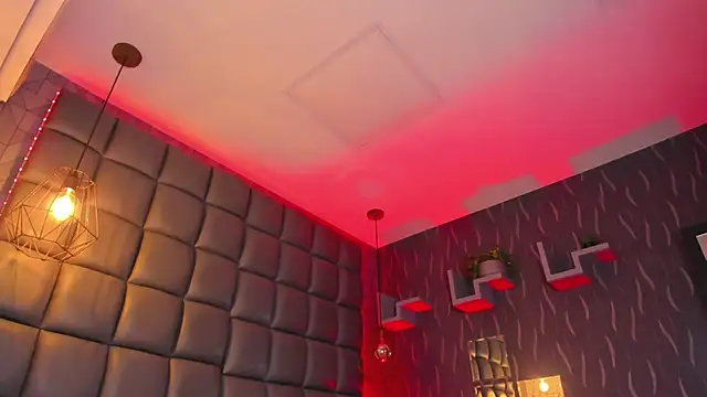 megan woll online show from April 17, 2026, 8:01 pm