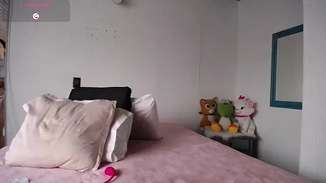  Lalaa online show from October 9, 2025, 9:02 pm