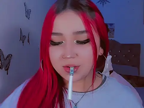 Snapshot of madisonx17 chatting on February 23, 2026, 5:54 pm madisonx17 online show from February 23, 2026, 5:54 pm