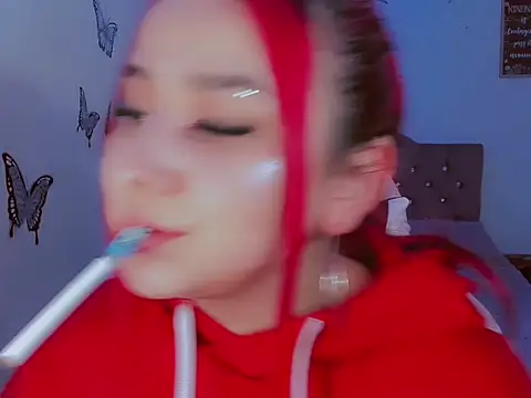 Snapshot of madisonx17 chatting on February 26, 2026, 12:42 am madisonx17 online show from February 26, 2026, 12:42 am