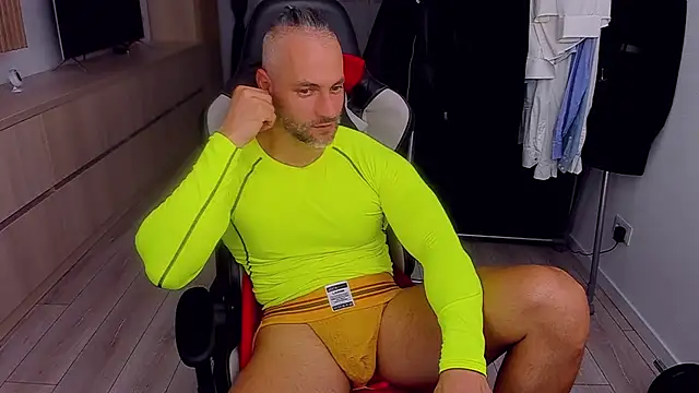 Snapshot of MarisMuscle chatting on September 10, 2025, 6:52 pm MarisMuscle online show from September 10, 2025, 6:52 pm