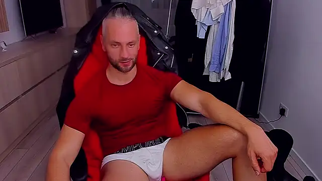 Snapshot of MarisMuscle chatting on October 1, 2025, 7:09 pm MarisMuscle online show from October 1, 2025, 7:09 pm