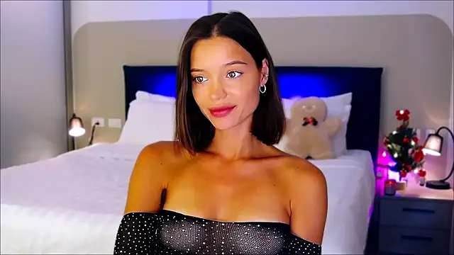 Snapshot of wow_Mia chatting on January 11, 2025, 1:37 am wow Mia online show from January 11, 2025, 1:37 am