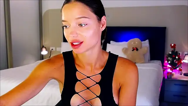 Snapshot of wow_Mia chatting on January 12, 2025, 1:32 am wow Mia online show from January 12, 2025, 1:32 am