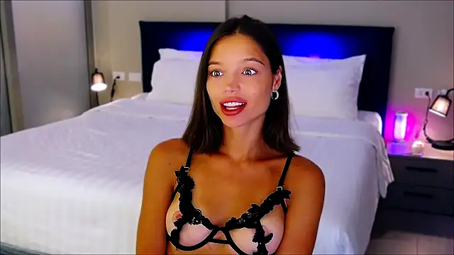 Snapshot of wow_Mia chatting on February 13, 2025, 2:12 am wow Mia online show from February 13, 2025, 2:12 am