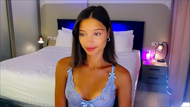 Snapshot of wow_Mia chatting on February 19, 2025, 2:33 am wow Mia online show from February 19, 2025, 2:33 am