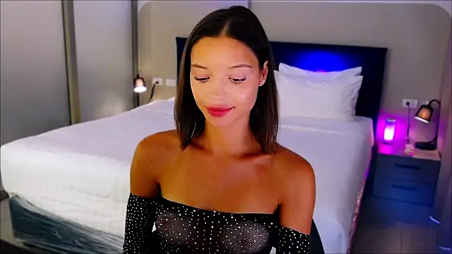 Snapshot of wow_Mia chatting on February 21, 2025, 5:13 am wow Mia online show from February 21, 2025, 5:13 am