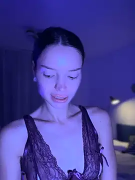 Snapshot of wow_Mia chatting on November 11, 2025, 6:02 am wow Mia online show from November 11, 2025, 6:02 am