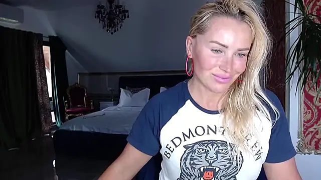 Snapshot of eyesangel22 chatting on October 3, 2025, 11:29 am eyesangel22 online show from October 3, 2025, 11:29 am