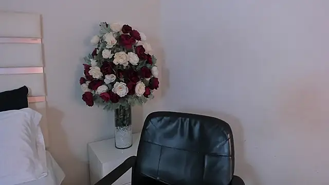 CamilaSofiia online show from January 24, 2025, 10:41 pm