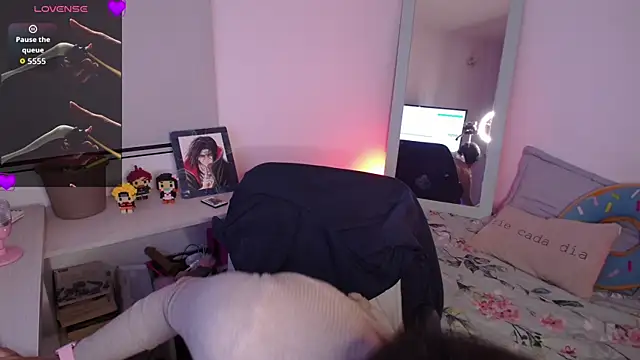 Snapshot of Lexie_Thompson10 chatting on November 19, 2025, 12:32 am Lexie Thompson10 online show from November 19, 2025, 12:32 am