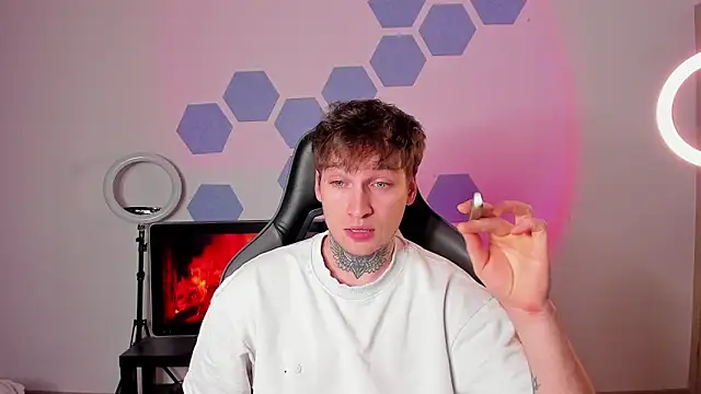 Chris Tyson online show from October 18, 2025, 10:32 pm