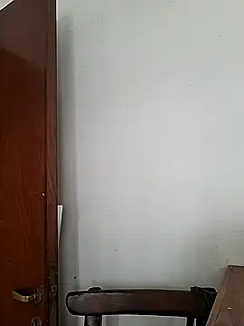 Snapshot of LYZBORNHD chatting on January 14, 2025, 1:17 pm LYZBORNHD online show from January 14, 2025, 1:17 pm