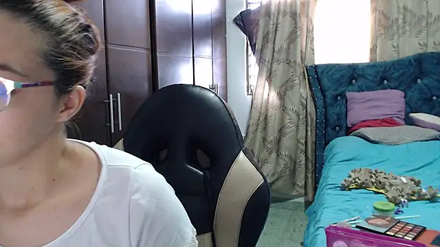 Kate lorens9 online show from October 27, 2025, 12:20 pm