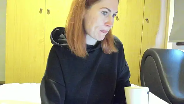 Snapshot of Sheandhim23 chatting on February 5, 2025, 7:39 am Sheandhim23 online show from February 5, 2025, 7:39 am