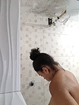 Julia Pretinha online show from October 31, 2025, 1:28 am