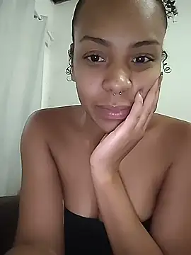 Julia Pretinha online show from December 4, 2025, 1:20 pm