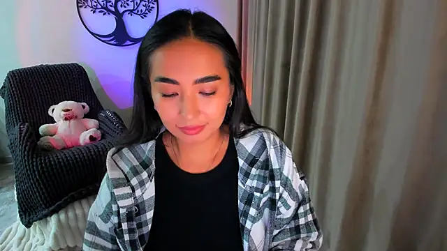 worldofkim online show from October 8, 2025, 2:58 pm