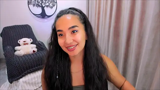 worldofkim online show from October 13, 2025, 6:24 am