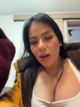 Snapshot of Miah_gomez_ chatting on April 18, 2026, 1:04 pm Miah gomez online show from April 18, 2026, 1:04 pm