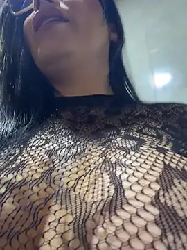 Snapshot of Miah_gomez_ chatting on April 24, 2026, 6:21 pm Miah gomez online show from April 24, 2026, 6:21 pm