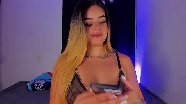 Snapshot of AmyStevenss chatting on October 21, 2025, 10:54 pm AmyStevenss online show from October 21, 2025, 10:54 pm