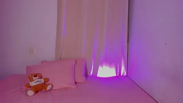 AmyStevenss online show from March 28, 2026, 4:45 am