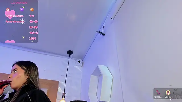 ary cooper  online show from October 11, 2025, 2:04 pm