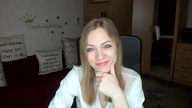 SilviaEyes online show from February 9, 2025, 3:22 am