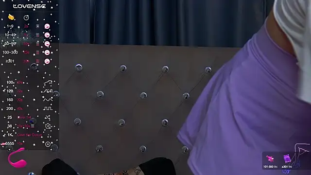 EmilyKents online show from January 8, 2025, 1:32 am